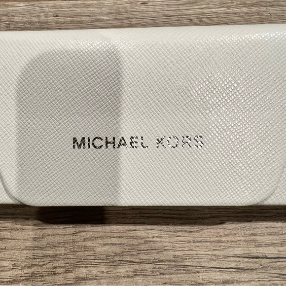 Michael Kors Eyeglass case - Picture 4 of 4